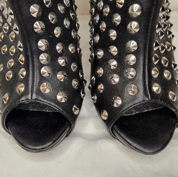 Studded high heels - Picture 5 of 12